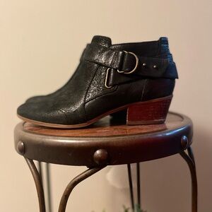 Clarks Black ankle booties size 7.5. Spye Belle.